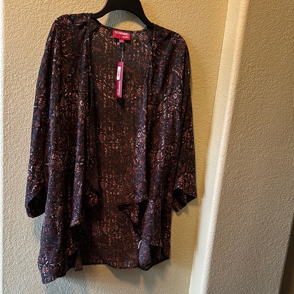 NEW! Women’s Downing Studio Floral Kimono - Black and Orange, Size 2x.